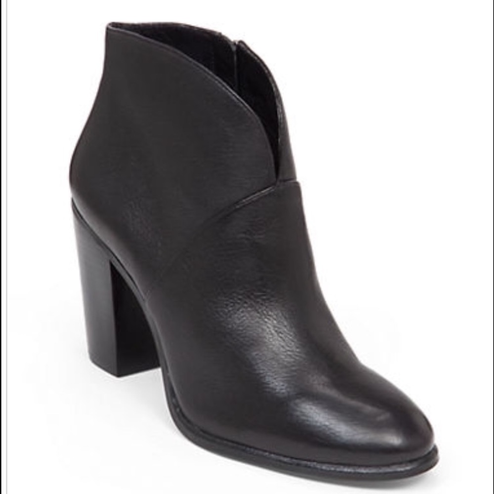 Vince Camuto Franell Bootie!!
